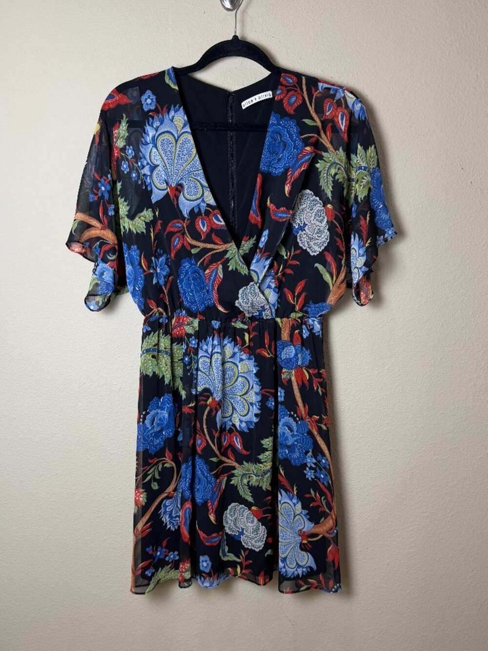 ALICE + OLIVIA Black Floral Wrap Front Chiffon Overlay Dress Size Medium